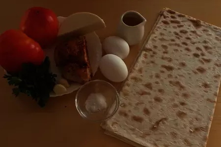 Трубочки из лаваша с мясом на закуску: шаг 1