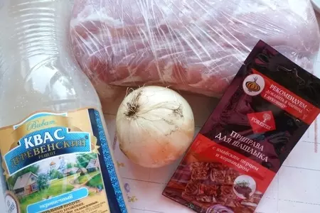 Шашлык с мёдом и кориандром, маринованный в белом квасе: шаг 1
