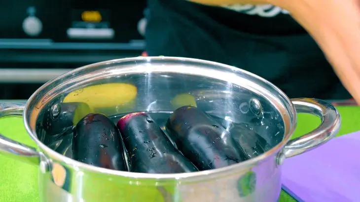 Закуска из маринованных баклажанов с сыром: шаг 7