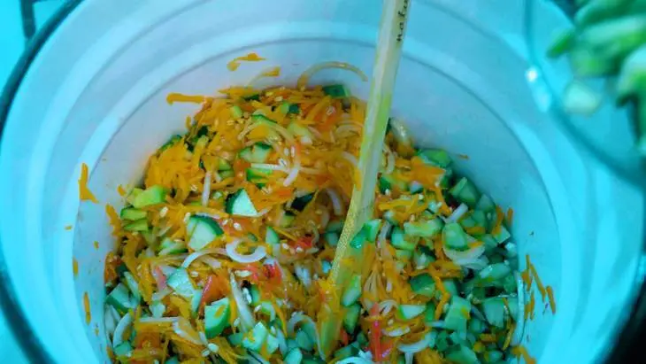 Рассольник с перловкой и свежими огурцами на зиму: шаг 8