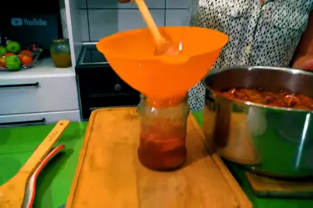 Сливовое варенье с целыми ягодами и соком лимона: шаг 8