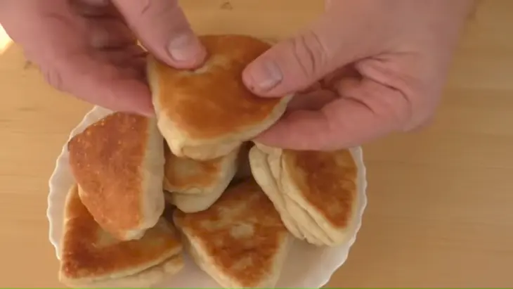 Слойка на сковороде: шаг 9