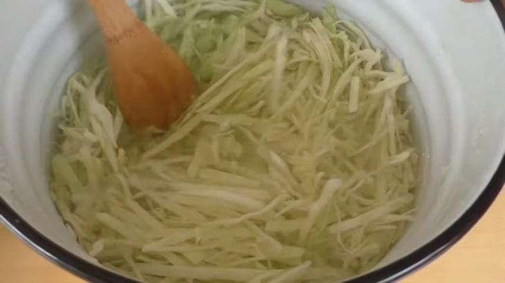 Рецепт квашеной капусты для ленивых: шаг 2
