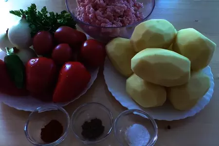 Картошка с котлетами в казане: шаг 1