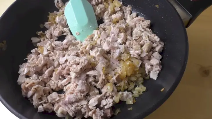 Сырные пирожки с мясом (тесто без дрожжей): шаг 4