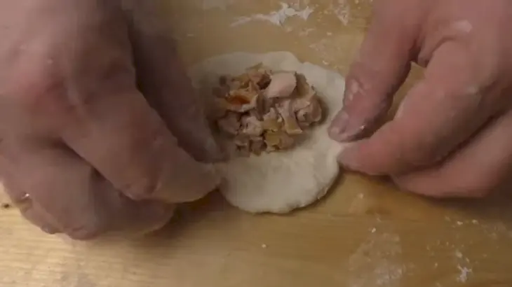 Сырные пирожки с мясом (тесто без дрожжей): шаг 5