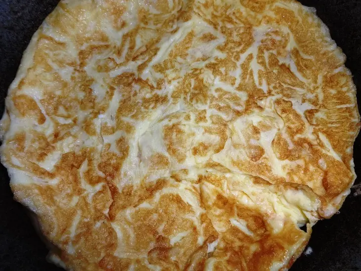 Бургер с омлетом и курицей#америка: шаг 2