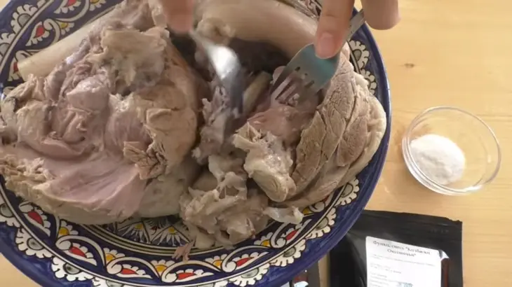 Простой рецепт вкусной домашней колбасы: шаг 2