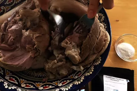 Простой рецепт вкусной домашней колбасы: шаг 2