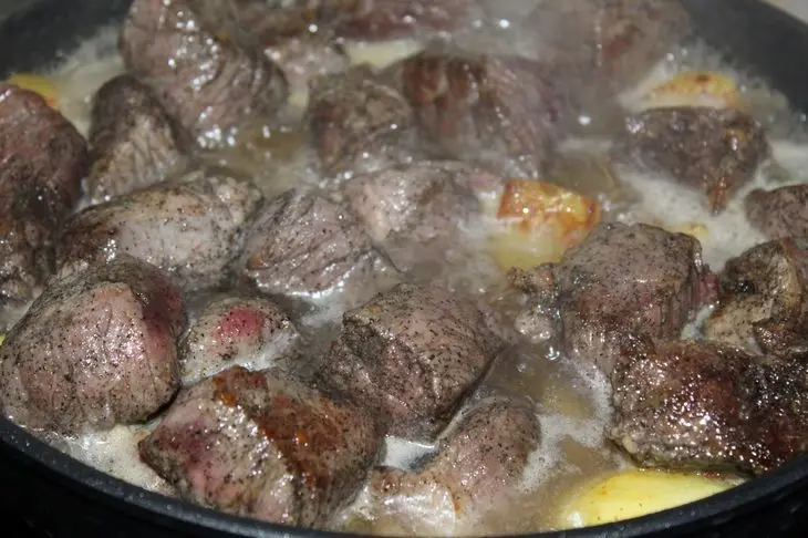 Жаркое из говядины с лесными грибами #россия: шаг 6