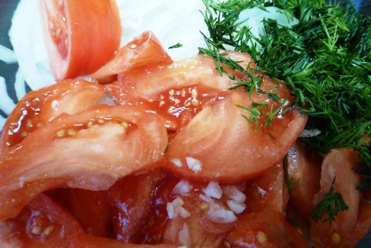 Маринованная сельдь с соевым соусом и помидорами #азия: шаг 2