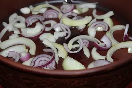 Курица с картофелем в глиняном горшке #россия: шаг 1