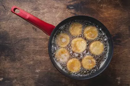 Сырники с кедровой мукой: шаг 4