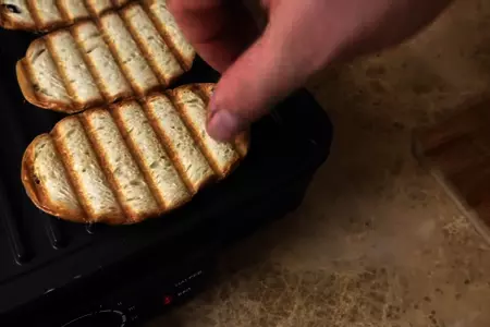 Рецепт закуски из консервы: шаг 4