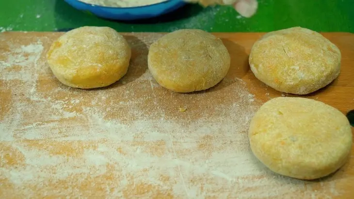 Картофельные котлеты с овощами и соком лимона: шаг 8