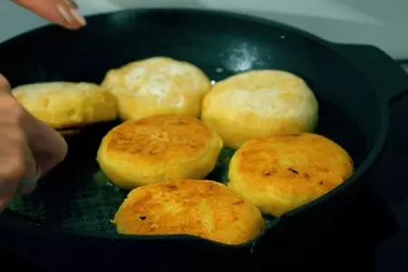 Картофельные котлеты с овощами и соком лимона: шаг 9