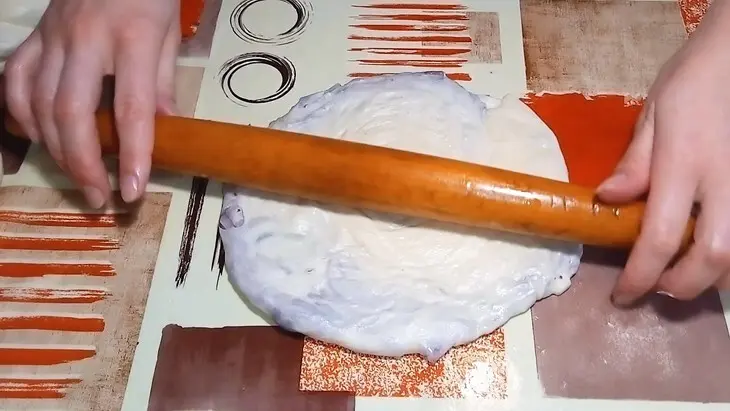 Катлама с луком. очень вкусные лепешки на сковороде.: шаг 2