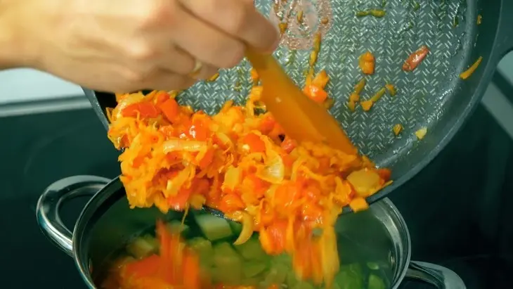 Суп-пюре из кабачка с помидорами и сливками: шаг 8
