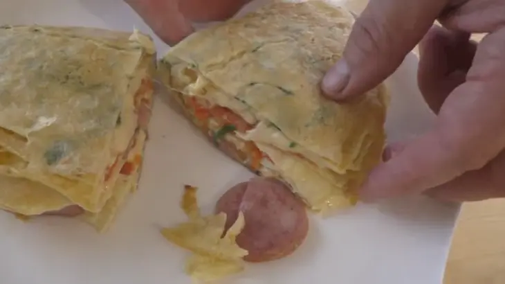 Вкуснейший слоеный омлет за 5 минут: шаг 5