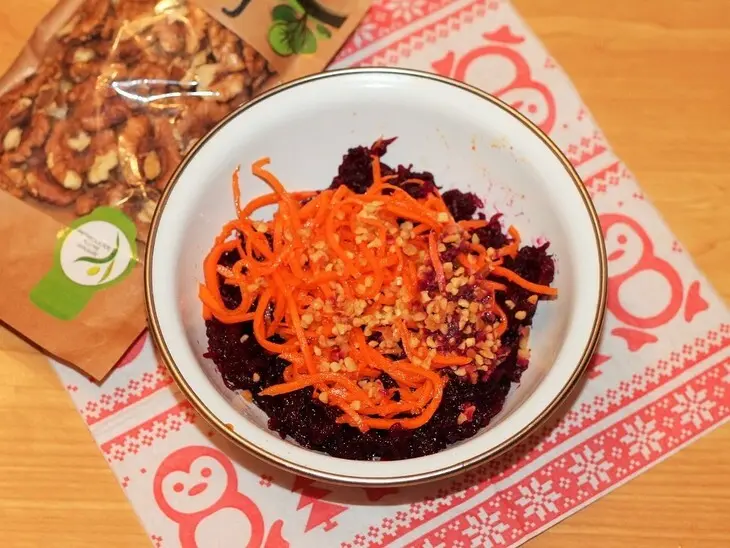 Свекольный салат с острой морковью и орехами #махеевъ_чудеса_за_полчаса: шаг 3