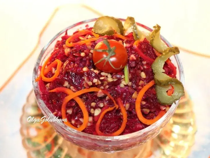 Свекольный салат с острой морковью и орехами #махеевъ_чудеса_за_полчаса: шаг 5