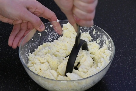 Сырники под нежным соусом: шаг 2