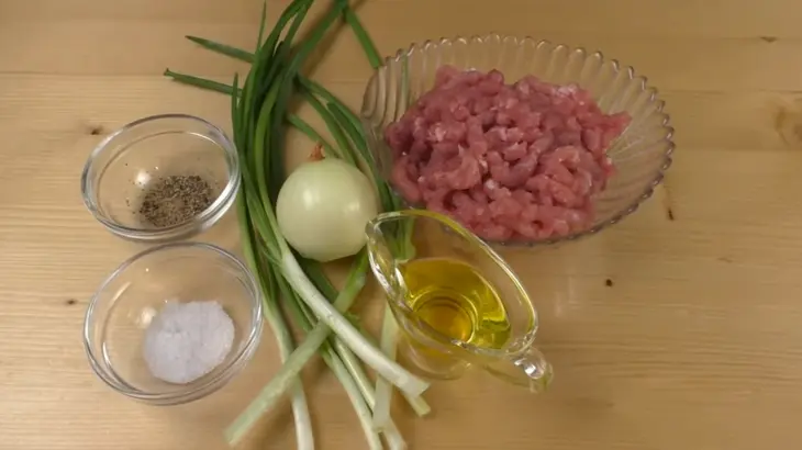 Слоеные лепешки с мясом и луком. катлама: шаг 2