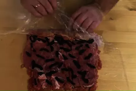 Мясной рулет из двух видов мяса: шаг 4
