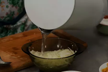 Праздничный салат с курицей: шаг 2