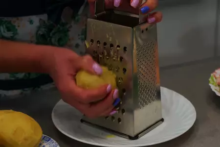 Праздничный салат с курицей: шаг 5