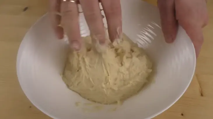 Вкуснейшая выпечка с творогом - хачапури: шаг 2