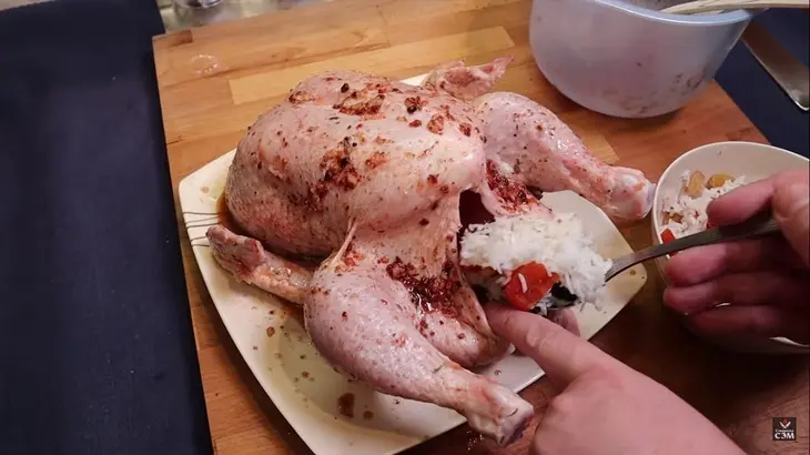 Новогодняя курица в духовке с двумя гарнирами: шаг 2