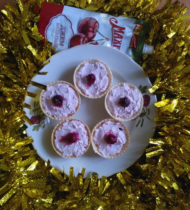 Творожный десерт с джемом махеевъ #махеевъ_чудеса_за_полчаса: шаг 2