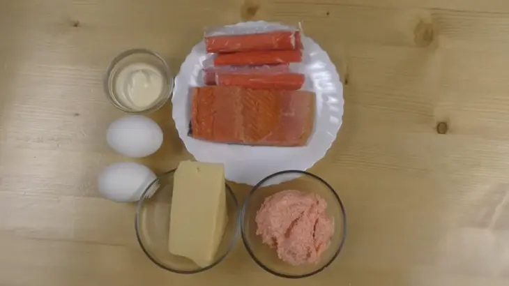 Закусочный торт с красной рыбой: шаг 4