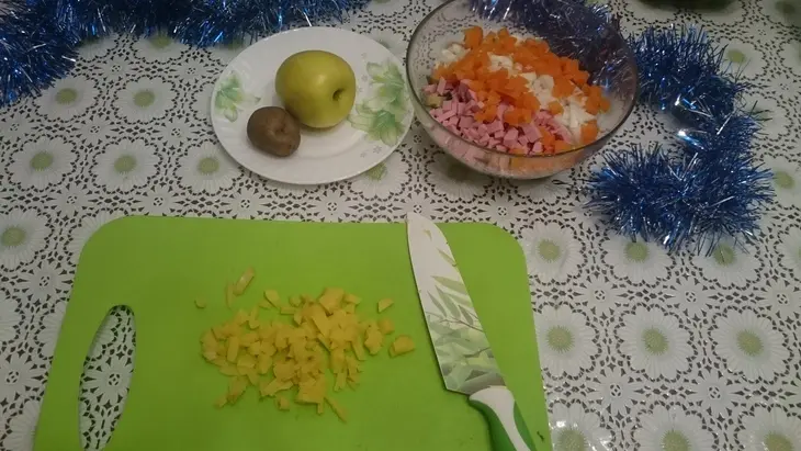Салат оливье с секретным ингридиентом #махеевъ_чудеса_за_полчаса: шаг 3