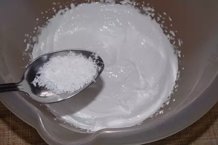 Безе с кокосовой стружкой на праздник: шаг 3