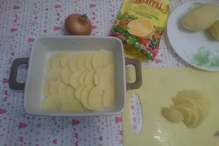 Запеченая картошечка под майонезом и сыром #махеевъ_чудеса_за_полчаса     : шаг 2