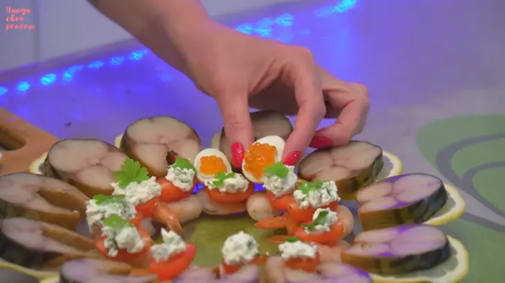 Праздничная закуска с рыбой и икрой: шаг 5