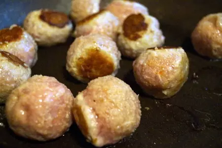 Праздничная закуска - канапе с мясными шариками: шаг 3