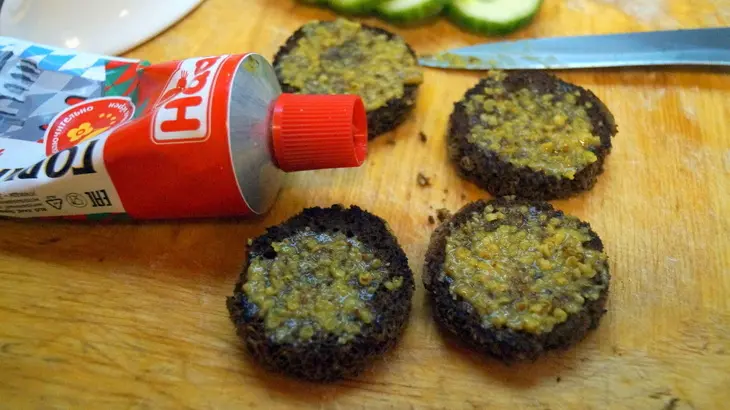 Праздничная закуска - канапе с мясными шариками: шаг 5