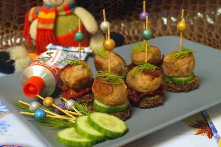 Праздничная закуска - канапе с мясными шариками: шаг 6