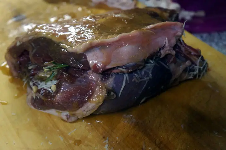 Баранина с кедровыми орешками и розмарином: шаг 5