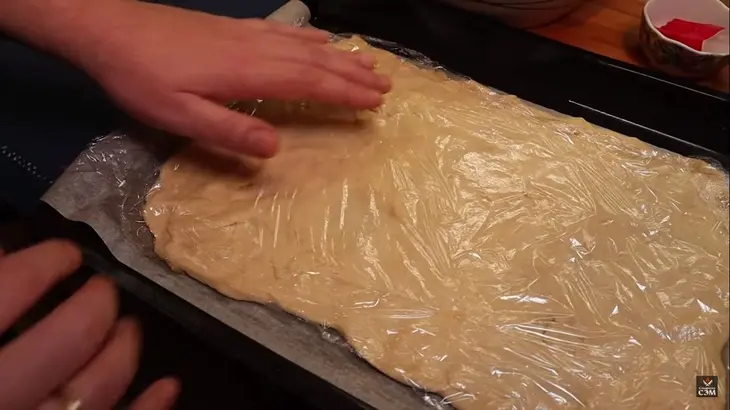 Фокачча с пармезаном и розмарином: шаг 2