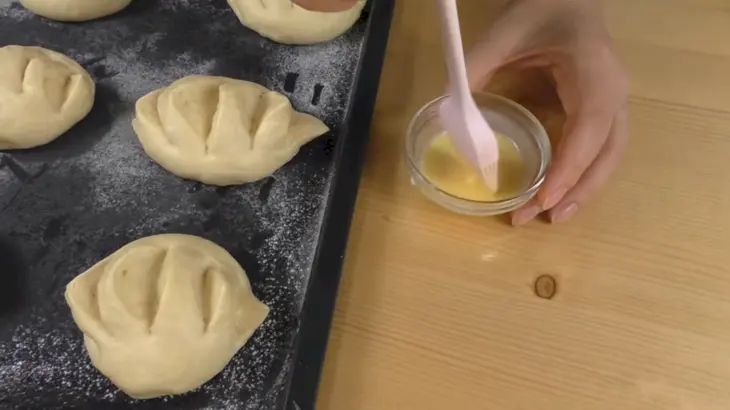 Чесночный хлеб с сырной корочкой: шаг 4