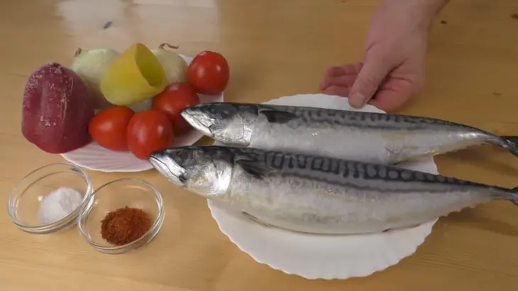 Запеченная скумбрия с овощами: шаг 1