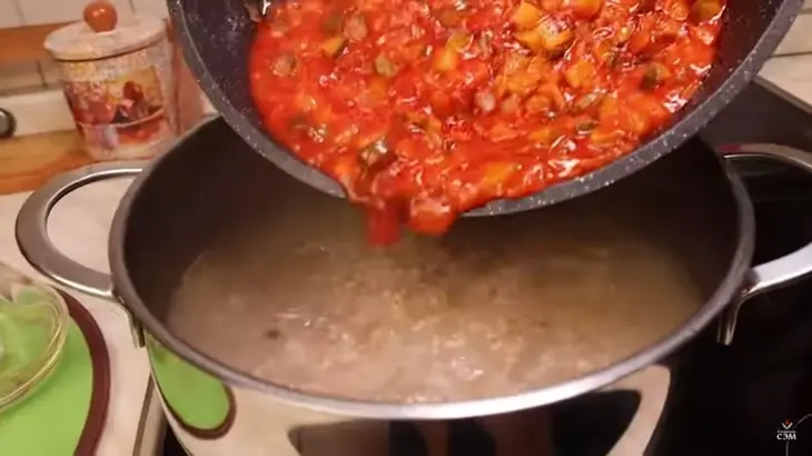 Солянка сборная мясная: шаг 2