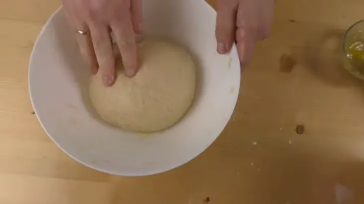Норвежские булочки с кремом: шаг 2