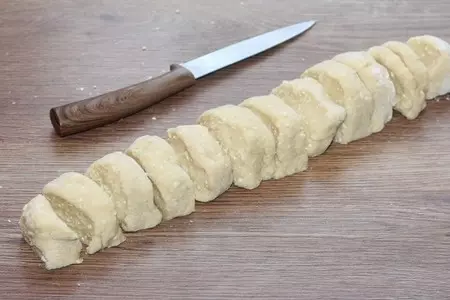 Творожные пирожки с фруктовой начинкой. “махеевъ”, 8 марта: шаг 5
