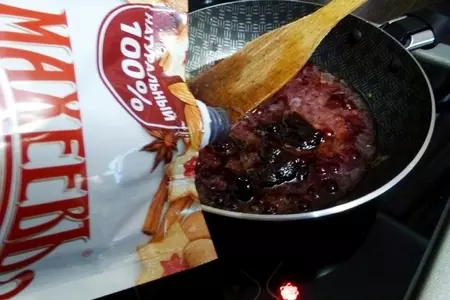 Утка, запеченная с апельсином и брусникой с соусом "глинтвейн" махеевъ на 23 февраля: шаг 7