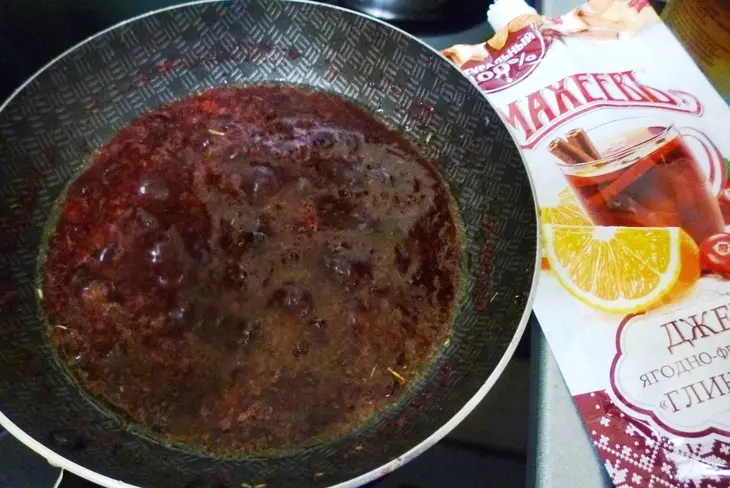 Утка, запеченная с апельсином и брусникой с соусом "глинтвейн" махеевъ на 23 февраля: шаг 8